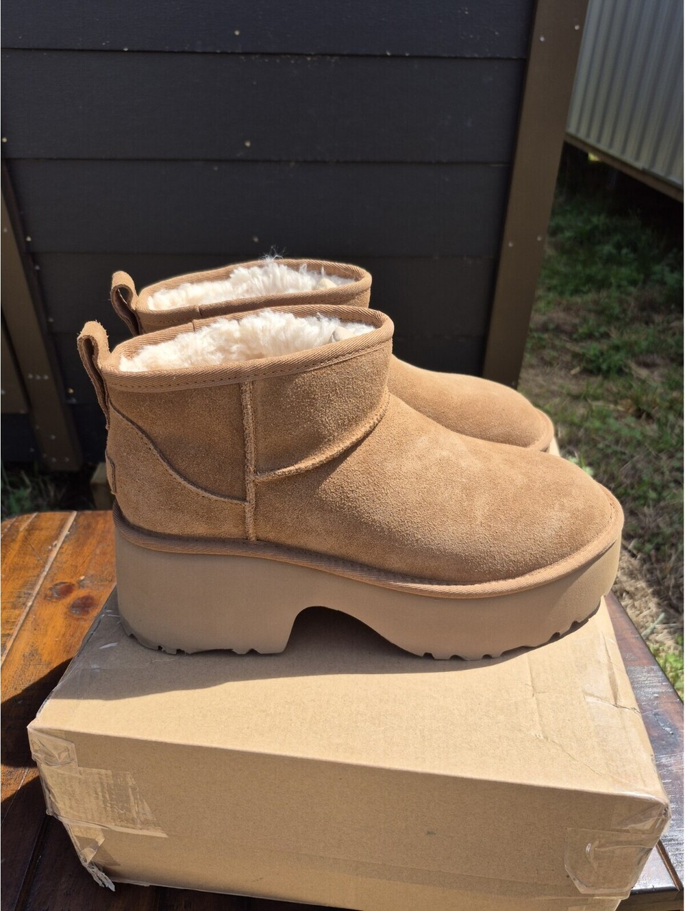 UGG Classic Ultra Mini Sand Boot Bootie Womens US Size 12 Suede $160  Platform - Picture 5 of 10